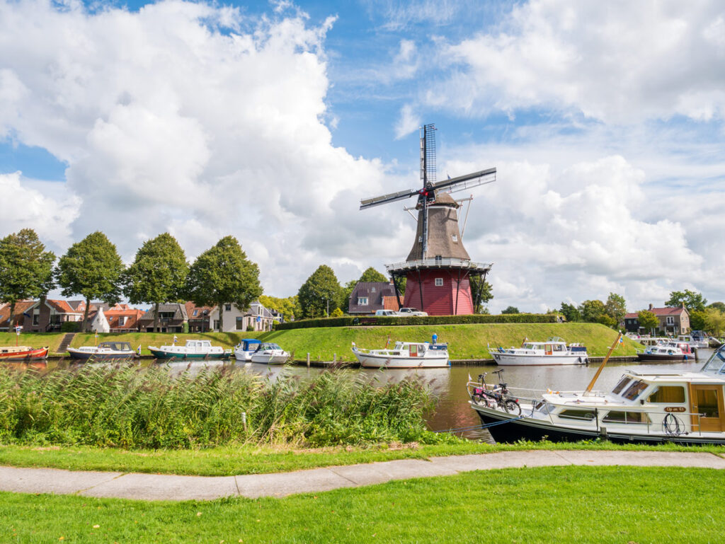 Dorpen ontdekken met motorjacht
