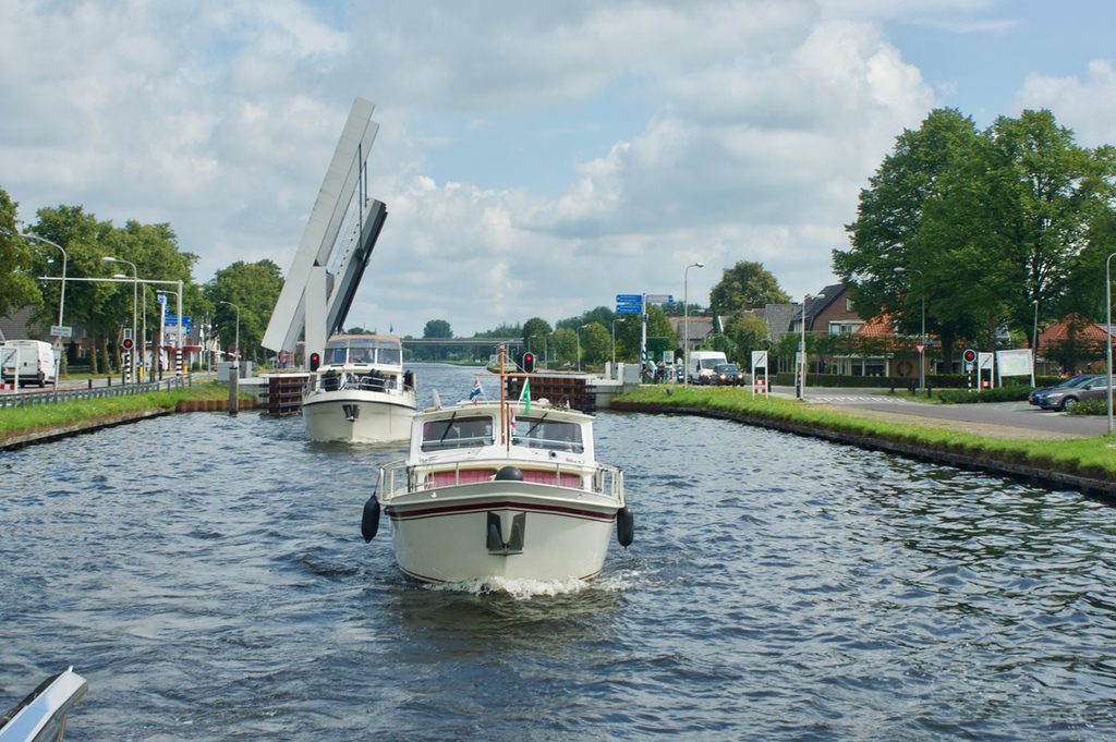 Varen door de brug Bergentheim De Haandrik